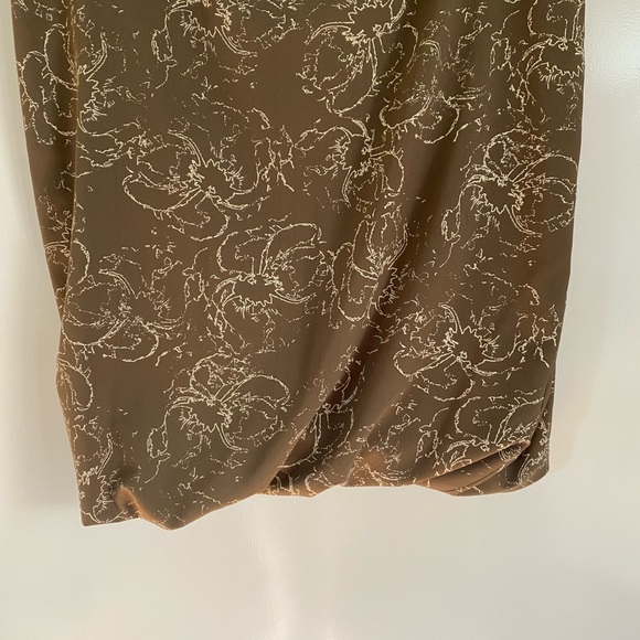 Calvin Klein Ruched Pencil Skirt . Size 8 - Picture 2 of 9